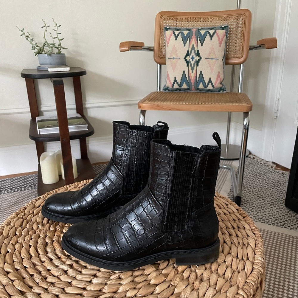 Vagabond Amina Chelsea Boot Black Croc (40)